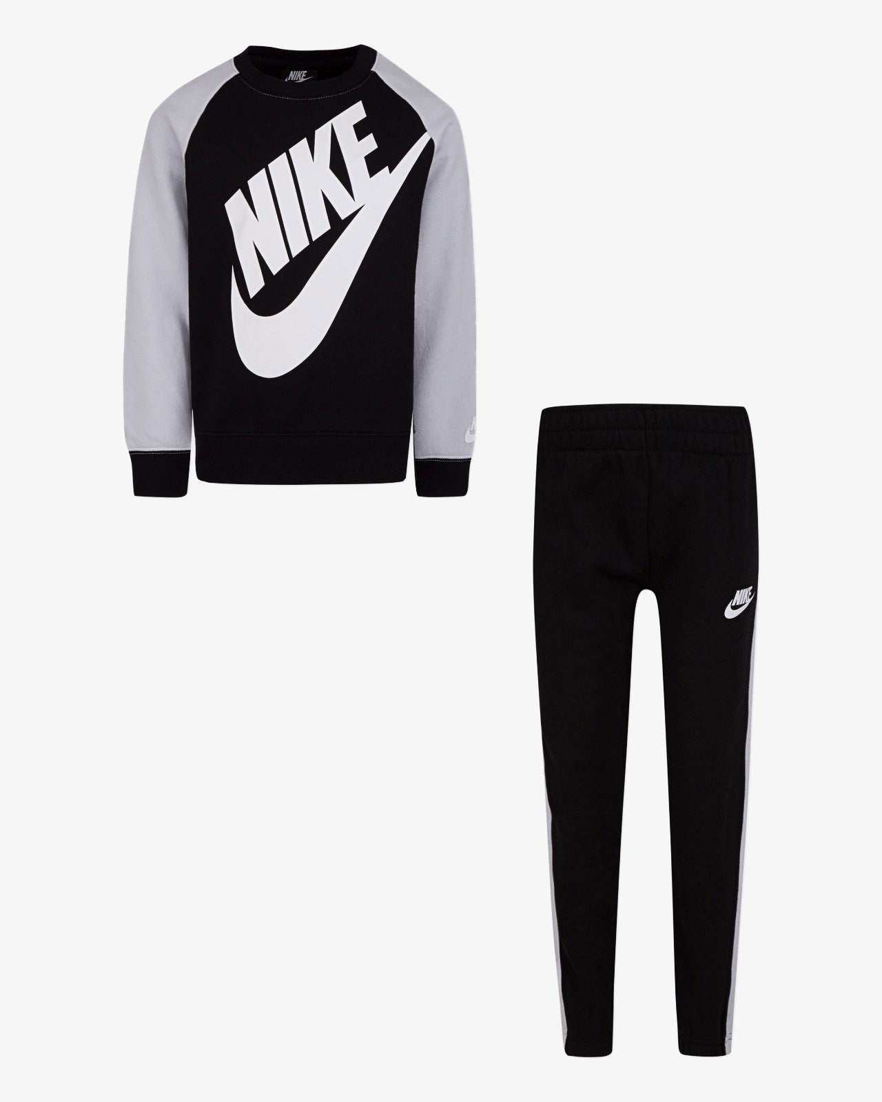 – Footkorner und Kinder-Set Sweatshirt – Nike Hose Schwarz/Weiß aus Sportswear