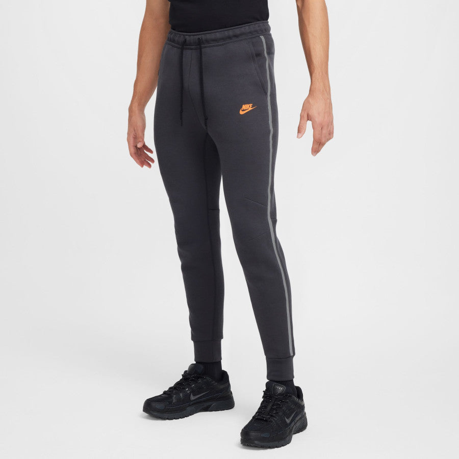 Pantalón Nike Tech Fleece - Gris/Naranja