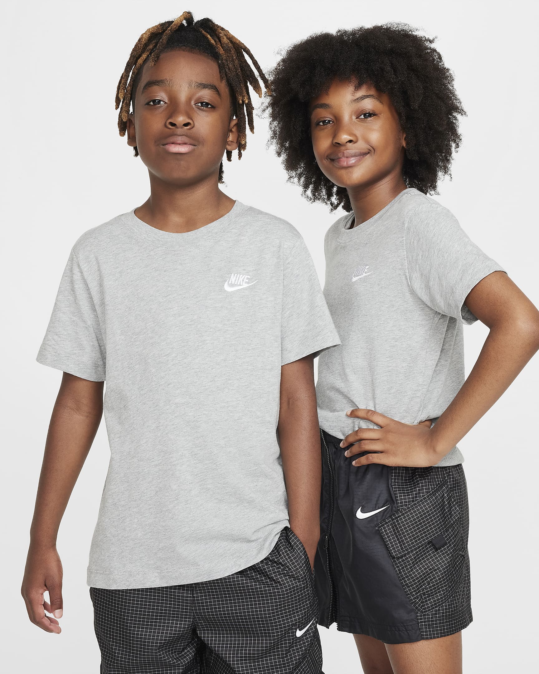 Camiseta Nike Junior - Gris